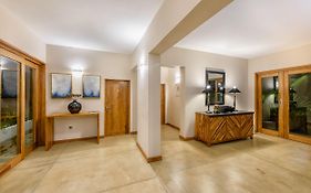 Aryana Boutique Hotel